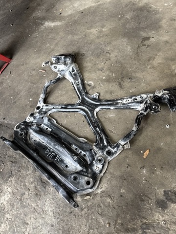 Крабобалка передней подвески 8W1399347G VAG