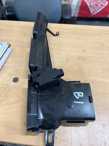 Дефлектор обдува салона 8W1819726A VAG