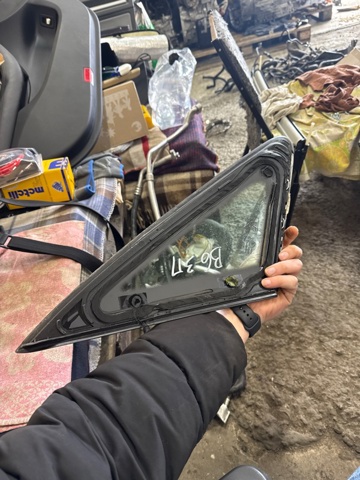 VAG 8W5845298DNVB Стекло-форточка двери задней правой в наличии Харьков