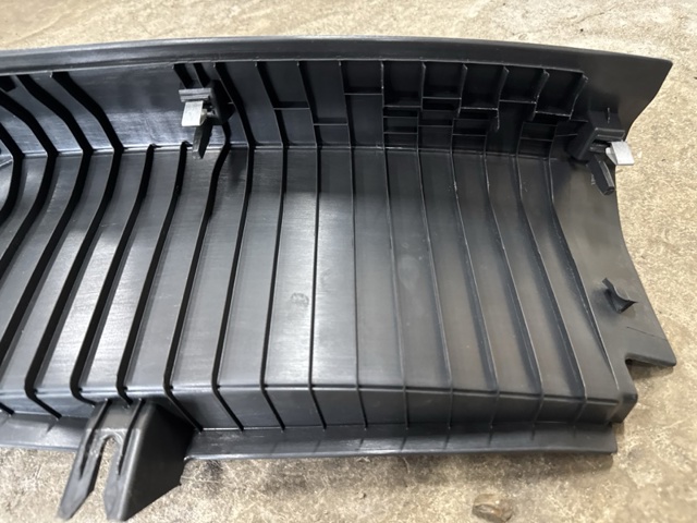 8W5863471B4PK VAG Облицовка задней панели багажника купить в Винница