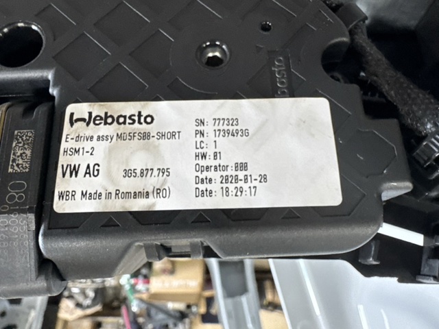 VAG 8W5877071 Крышка люка крыши в наличии Чернигов
