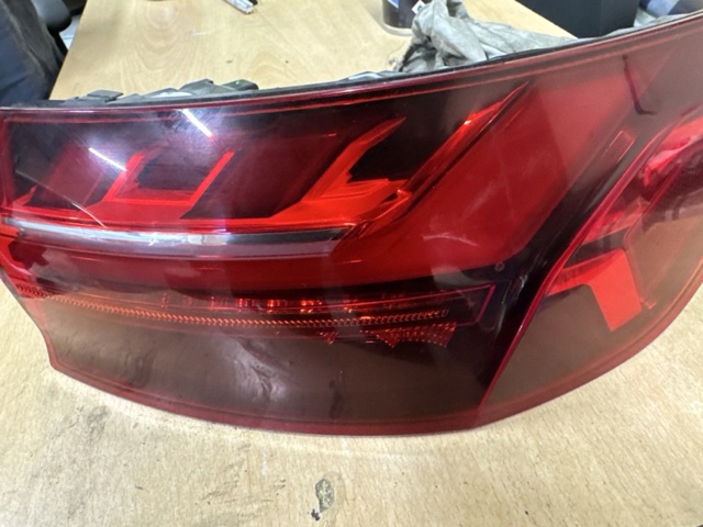 VAG 8W5945092AB Фонарь задний правый внешний в наличии Хмельницкий