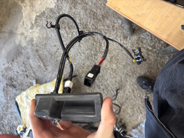 8W8827566E VAG Кнопка привода замка крышки багажника (двери 3/5-й (ляды) купить в Винница