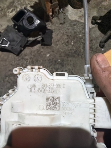 VAG 8X1837016C Замок двери передней правой в наличии Ужгород