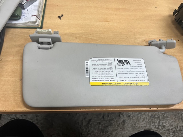 Козырек противосолнечный 964015DE1A NISSAN
