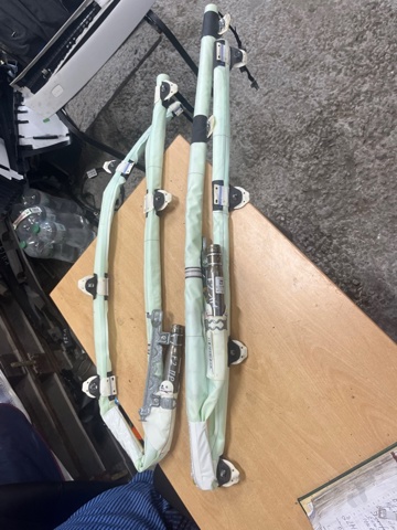 Левая шторка безопасности 985P15DC0A NISSAN