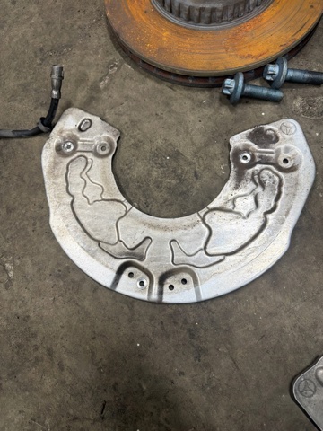 A0004213520 MERCEDES Защита тормозного диска переднего купить в Днепр