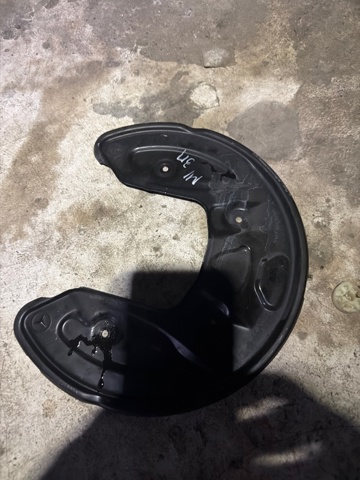 Пыльник тормозного диска заднего A0004230100 MERCEDES