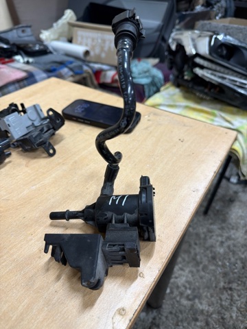 Клапан регенерации топлива A0014760532 MERCEDES