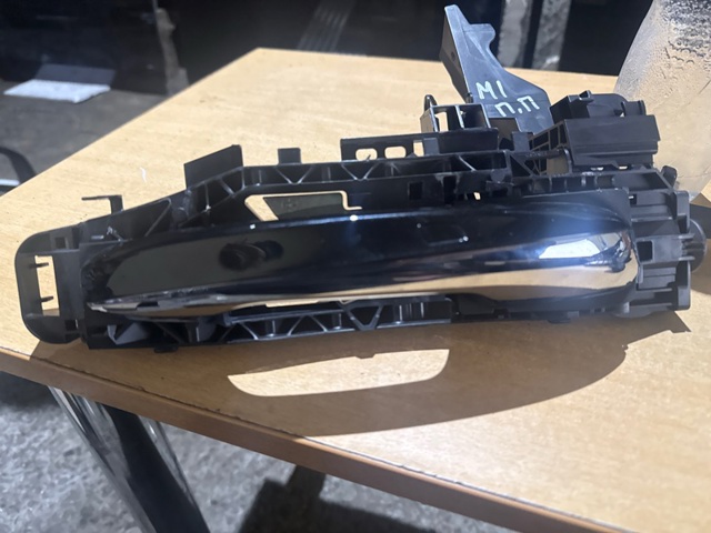 A09976056019040 MERCEDES Ручка двери задней наружная правая купить в Львов