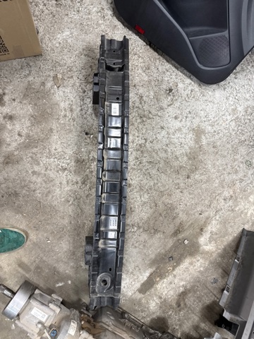 Буфер бампера заднего A1176100014 MERCEDES