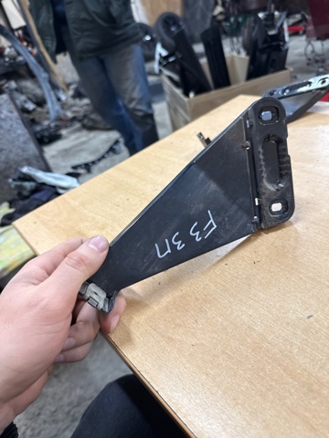 A1568850814 MERCEDES купить в Ровно