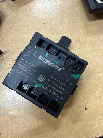 Блок комфорта передней двери A1669000218 MERCEDES