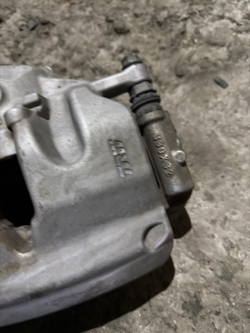 MERCEDES A2054210381 Суппорт тормозной передний левый в наличии Николаев