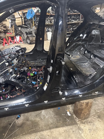 MERCEDES A2056303702 Стойка кузова центральная левая в наличии Николаев