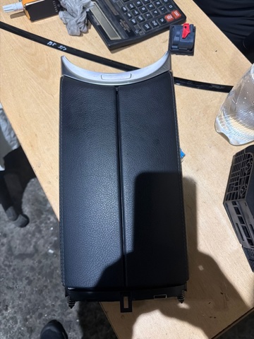 Крышка подлокотника A20568088049H15 MERCEDES