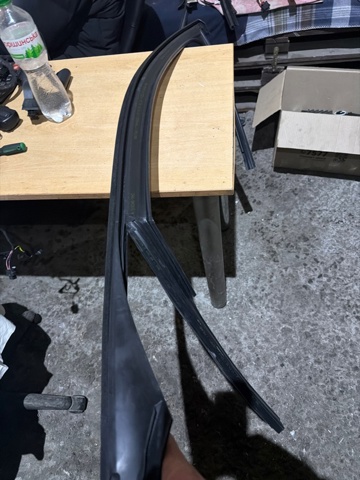 A2056900280 MERCEDES Молдинг двери передней правой верхний купить в Житомир