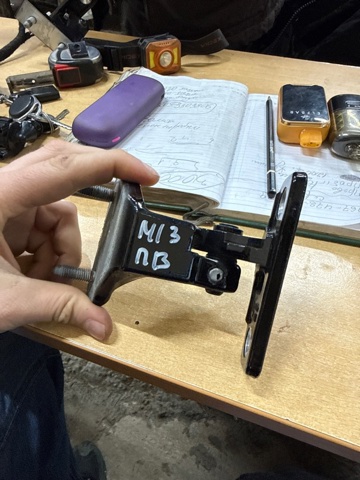A2057300237 Петля двери задней правой купить Украина