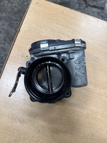 Заслонка воздушная A2701410025 MERCEDES