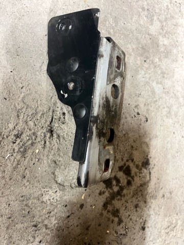 LAND ROVER ASU780221 Кронштейн суппорта радиатора верхний в наличии Житомир