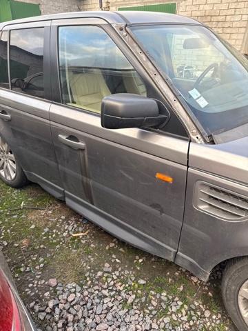 Пассажирская передняя дверь BDA790080 LAND ROVER