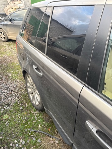Дверь пассажирская задняя правая BFA790080 LAND ROVER