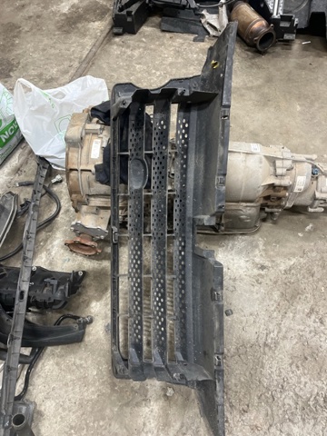DHB500062WWR LAND ROVER Решетка радиатора купить в Запорожье