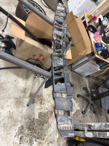 Кронштейн бампера заднего, центральный DQN500011 LAND ROVER