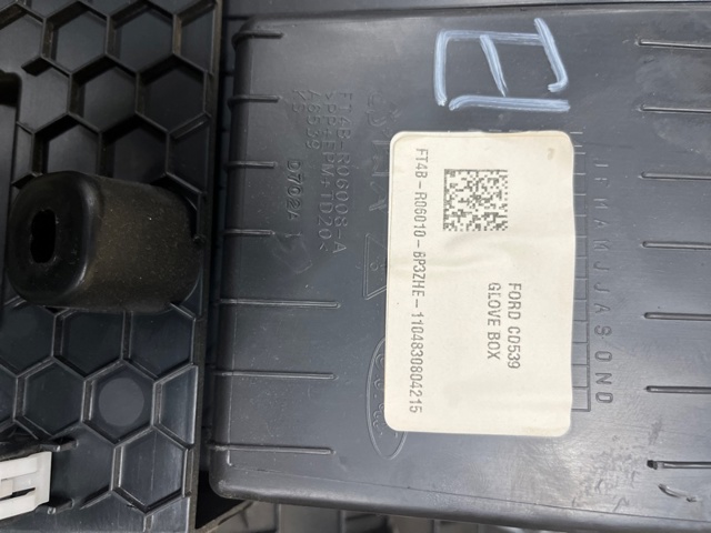 FT4Z5806010BF Ящик перчаточный (бардачок) купить Чернигов