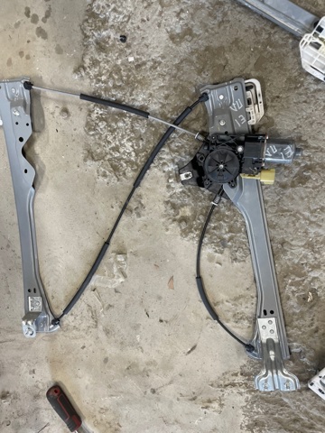 Стеклоподъемник передней двери FT4Z5823209H FORD