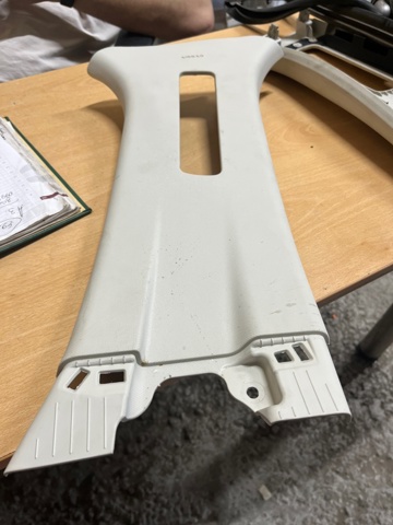 Обшивка стойки кузова внутренняя, средняя правая FT4Z5824356AC FORD