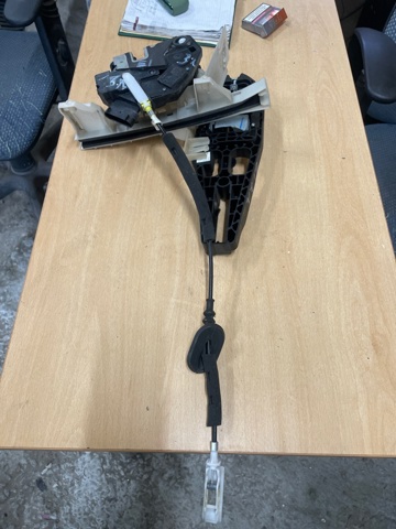 Замок задней левой двери FT4Z5826413E FORD