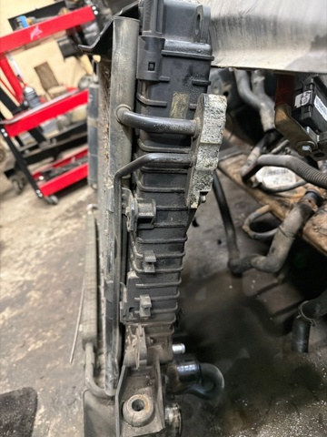 LAND ROVER JRB500130 Радиатор кондиционера в наличии Николаев
