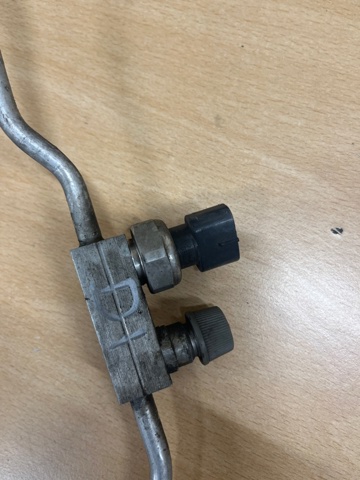 LAND ROVER JUE501230 Шланг кондиционера, от радиатора к испарителю в наличии Одесса