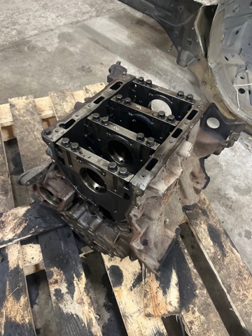 Пенек LR010297 LAND ROVER