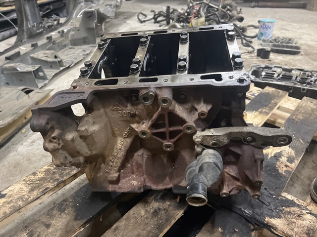 LAND ROVER LR010297 Блок цилиндров двигателя в наличии Одесса