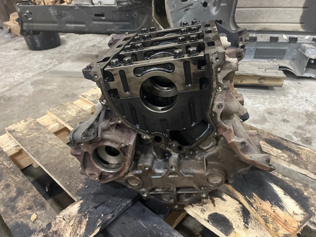 LR010297 LAND ROVER Блок цилиндров двигателя купить в Киев