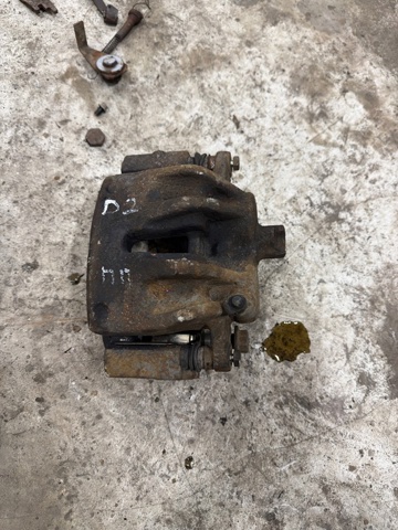 Тормозной суппорт LR010395 LAND ROVER