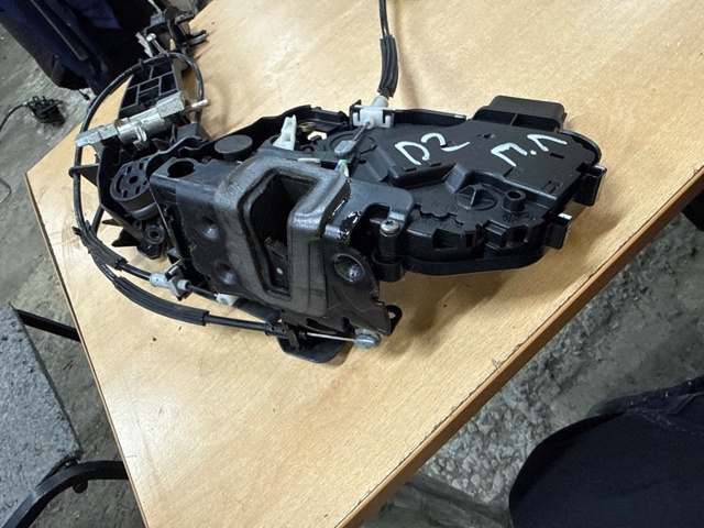 LR011277 LAND ROVER Замок двери передней левой купить в Запорожье