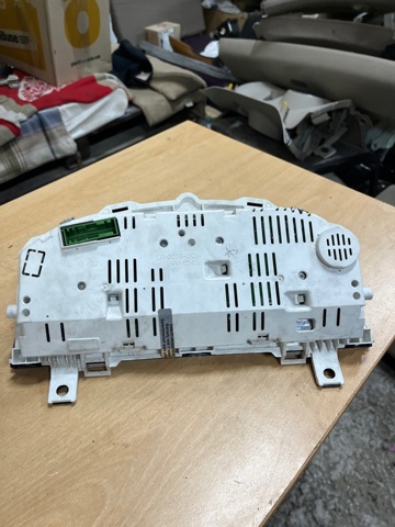 LR014549 LAND ROVER Приборная доска (щиток приборов) купить в Черновцы