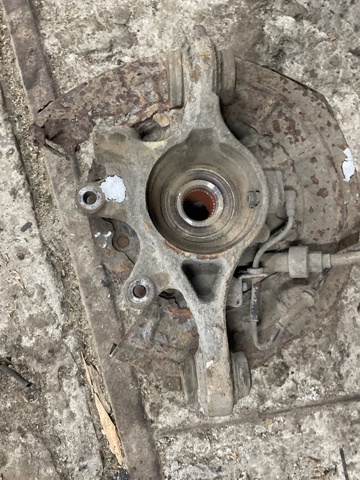 LR045822 LAND ROVER Цапфа задняя правая купить в Сумы