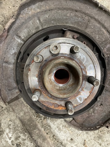 LR045822 Цапфа задняя правая купить Черкассы