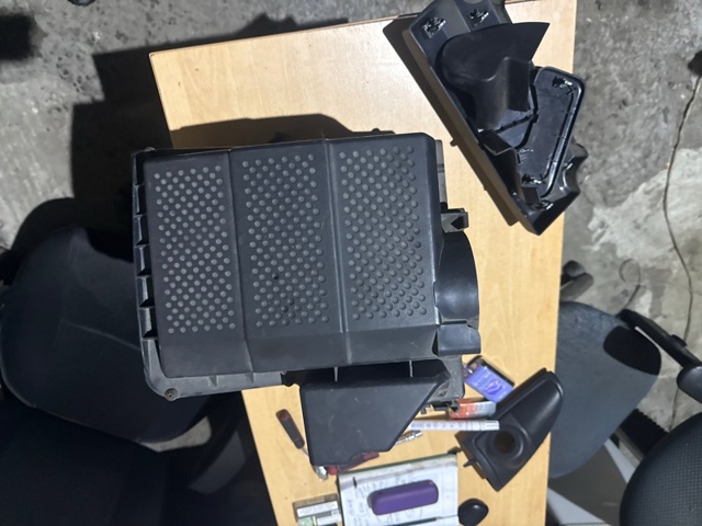  Корпус воздушного фильтра PHB000498 LAND ROVER