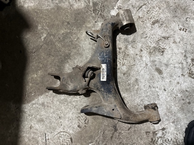 Балансир задний нижний, левый RGG500314 LAND ROVER
