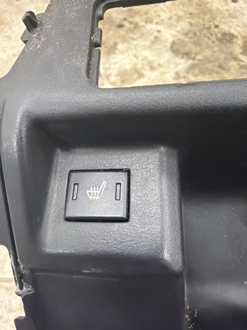 Кнопка вкл.обогрева сидения YUF500120PVJ LAND ROVER