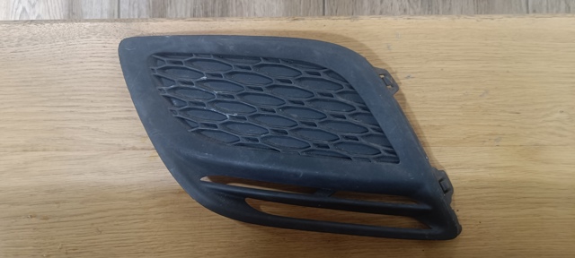Решетка бампера переднего правая 31290658 VOLVO