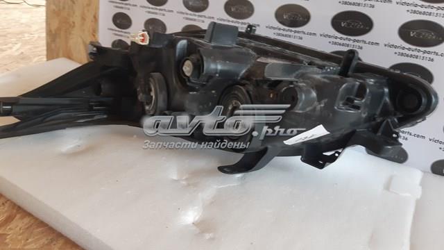 TOYOTA 8111007121 Фара правая в наличии Черновцы