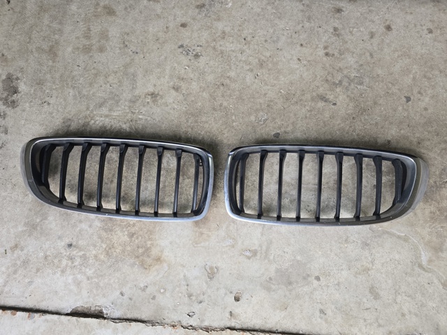 Решетка радиатора правая 7294818 BMW