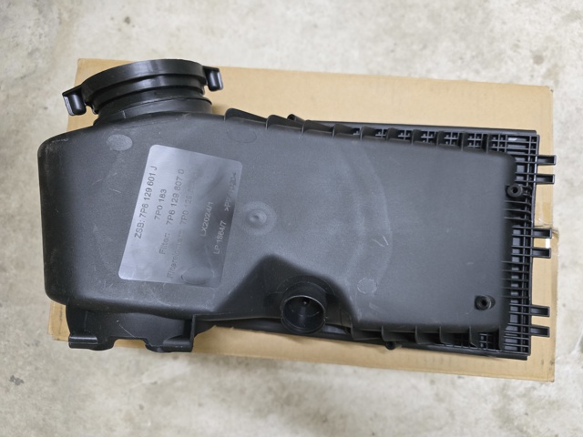 VAG 7P0129607 Корпус фильтра в наличии Чернигов