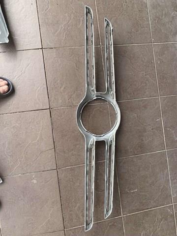 Облицовка радиатора A1668881685 MERCEDES